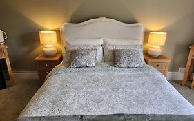 Hillarnias Tearoom And B&B