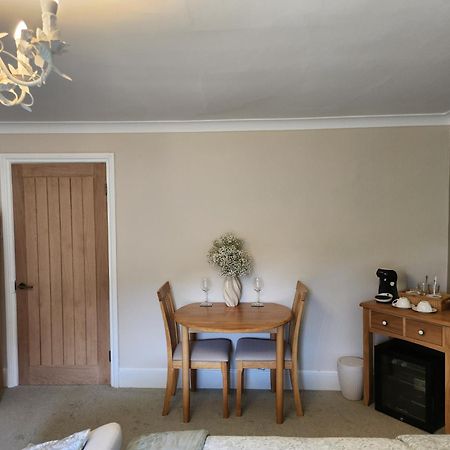 Hillarnias Tearoom And B&B Shaftesbury Exterior photo